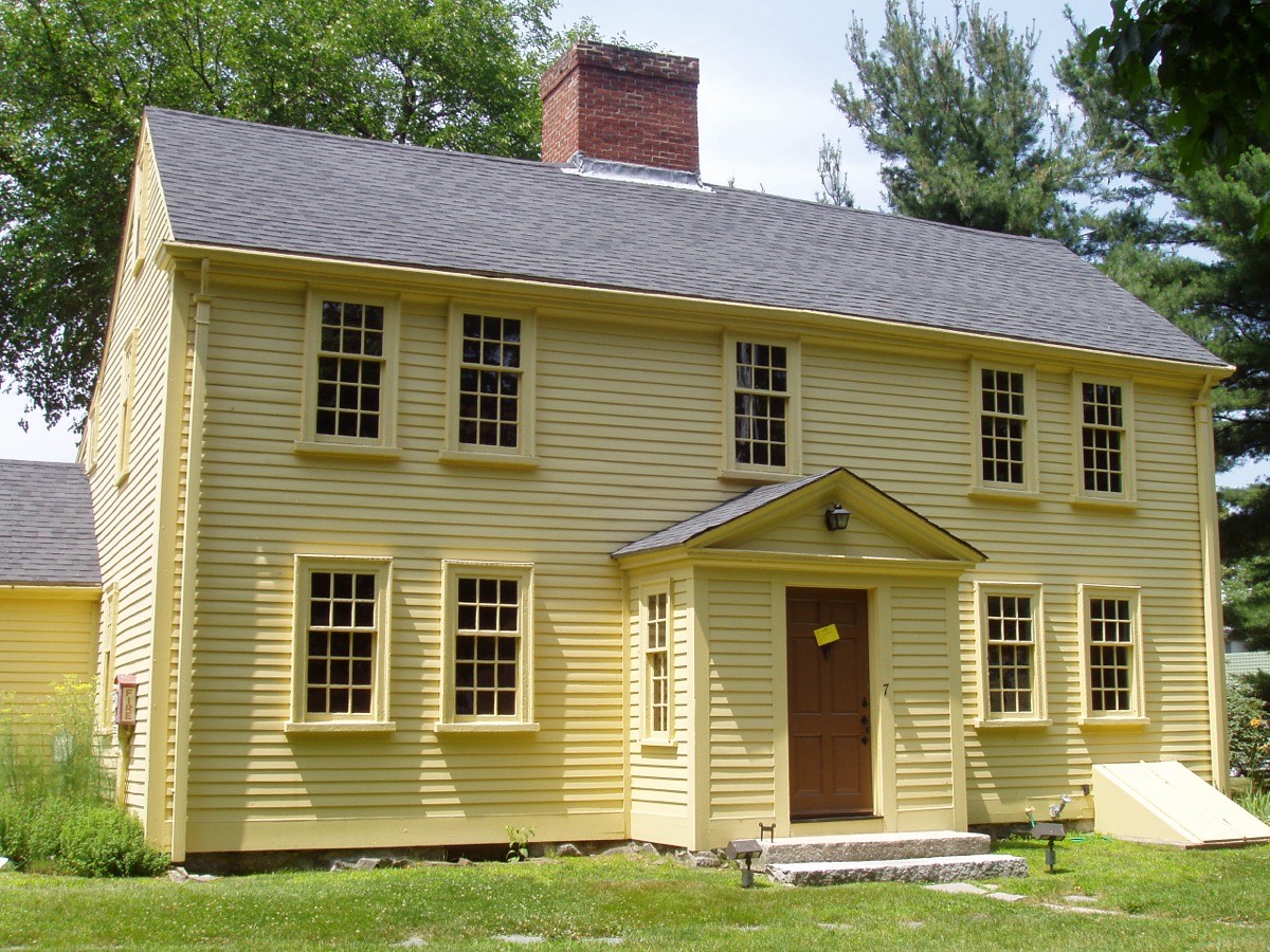 The eighteenth-century Jason Russell House on Massachusetts Avenue, the oldest end of Arlington bathroom renovation work